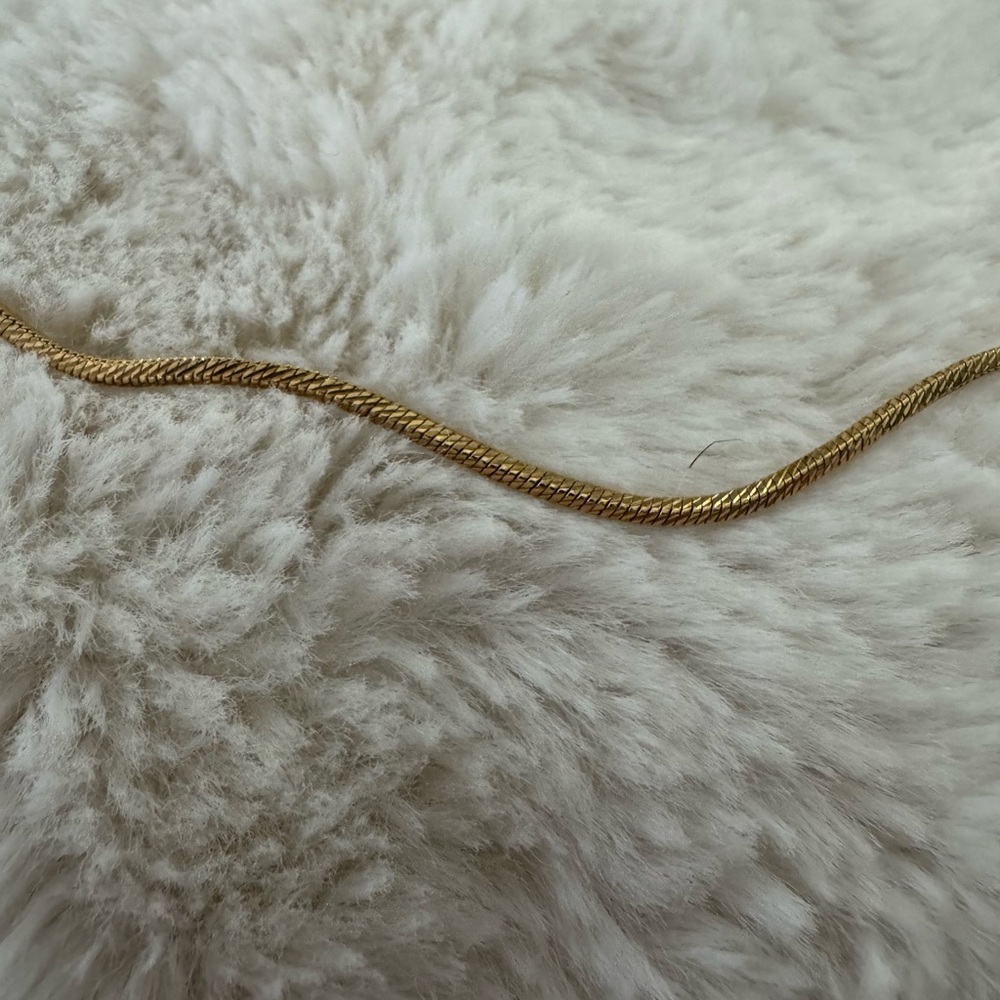 Gold Chain - Picture 2 of 2